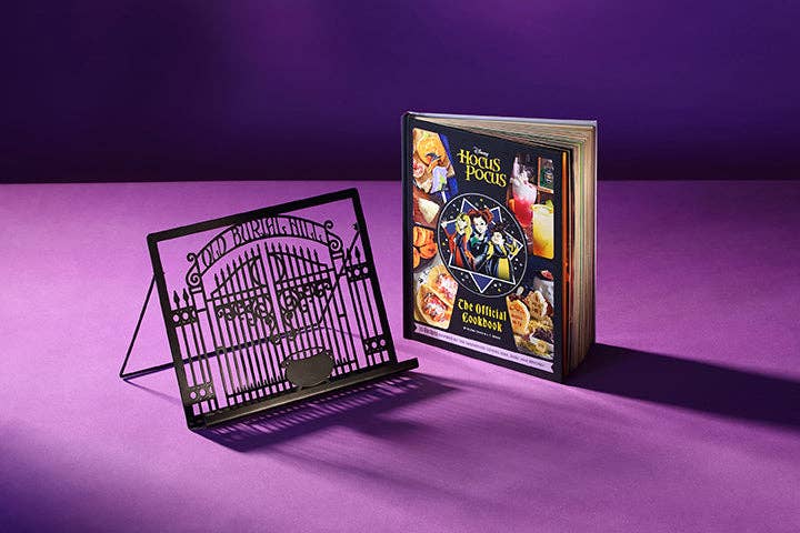 Hocus Pocus: The Official Cookbook Gift Set (with Stand)