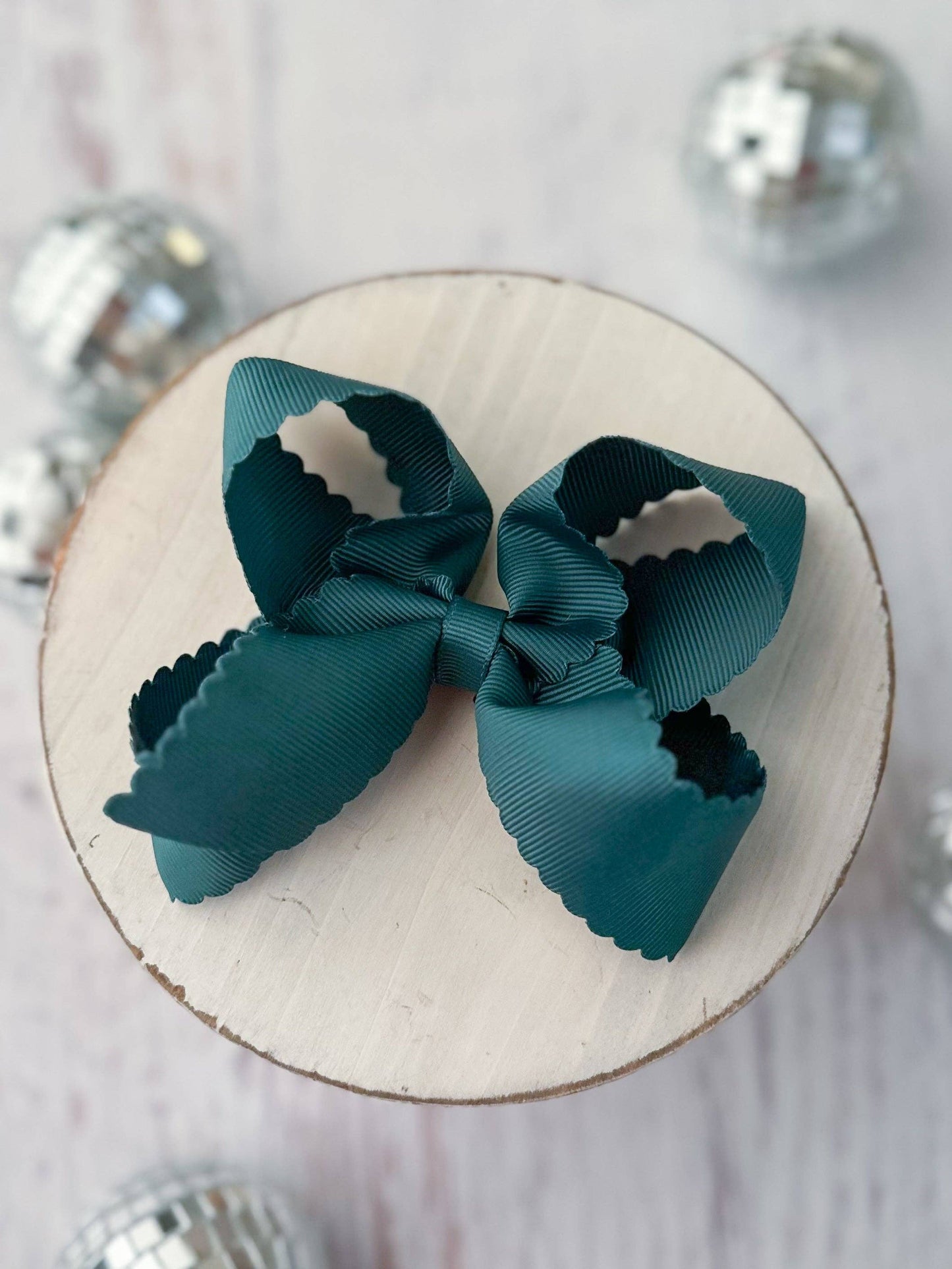 The Hair Bow Company - Classic Scalloped Bows - Alligator Clip - 4.5"