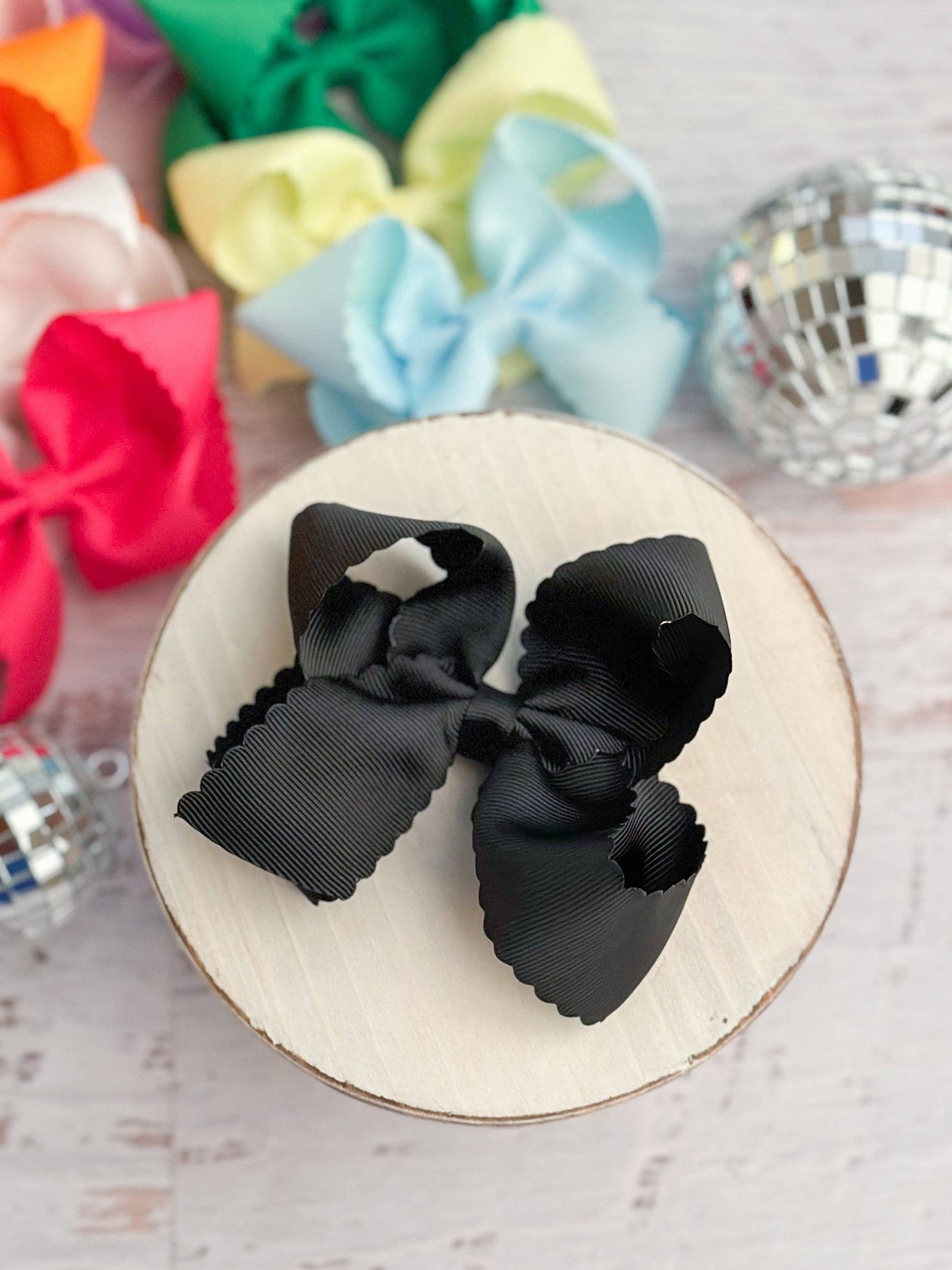 The Hair Bow Company - Classic Scalloped Bows - Alligator Clip - 4.5"