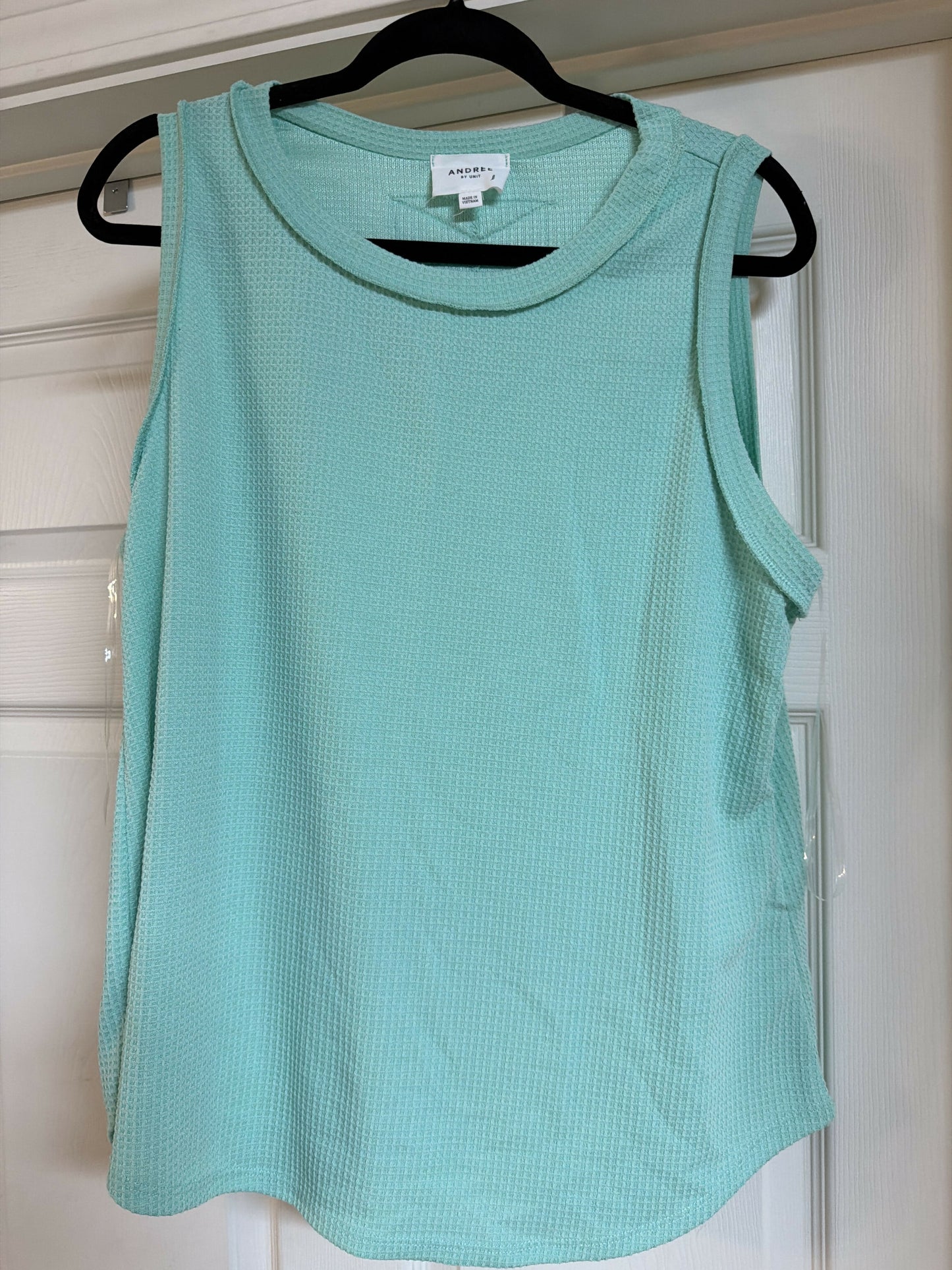 Mint tank size Large