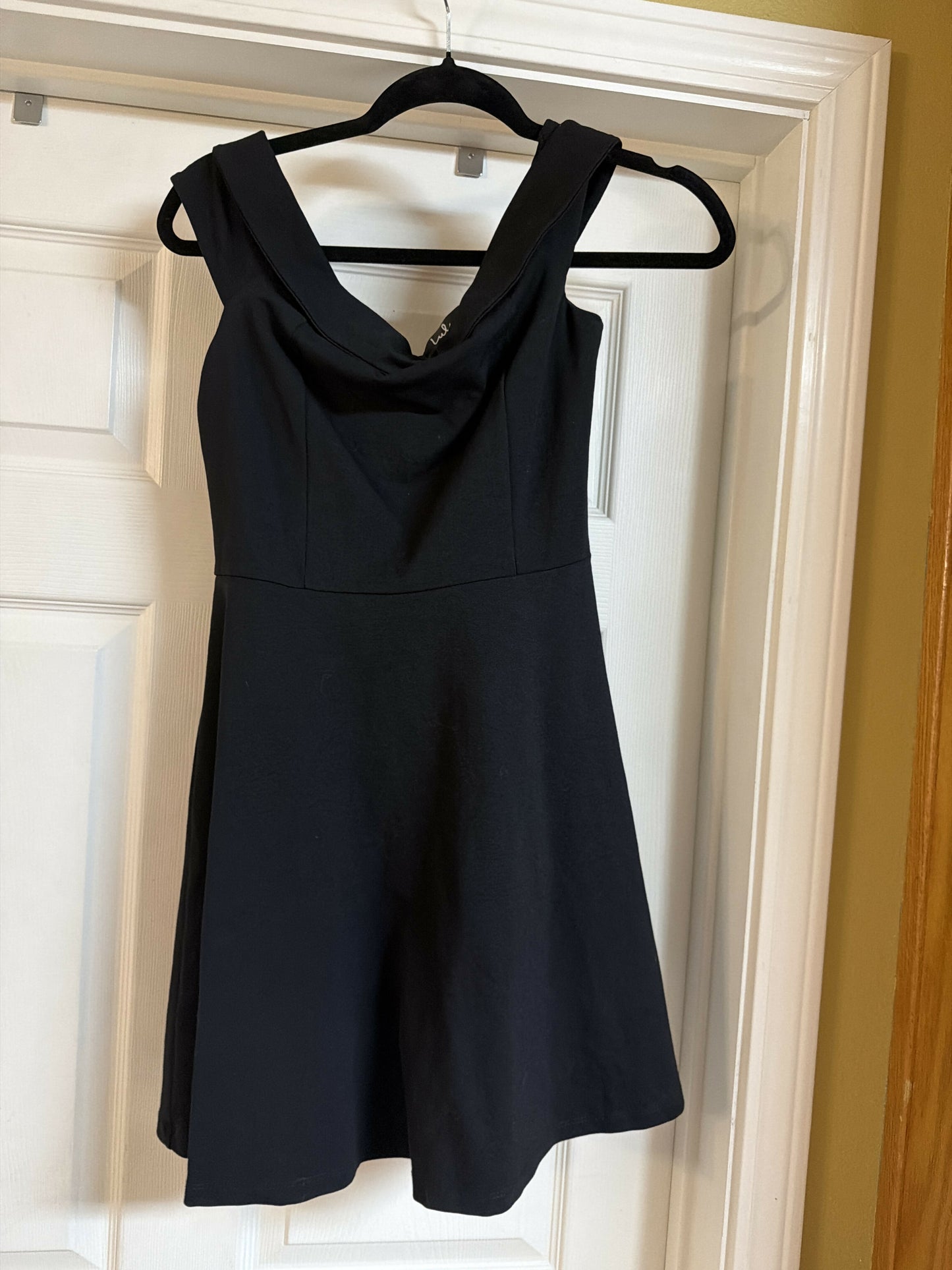 Black dress size med
