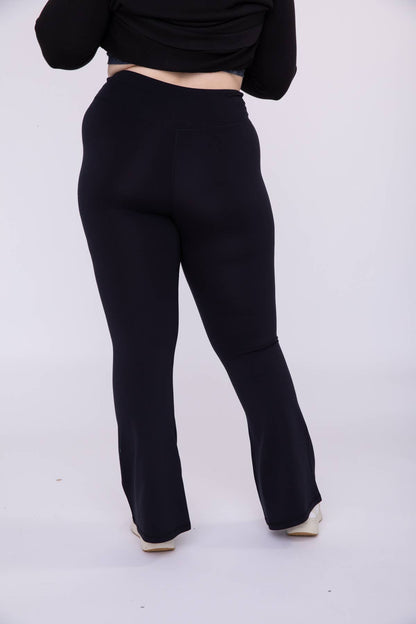 Mono B - CURVY Venice Crossover Waist Yoga Pants
