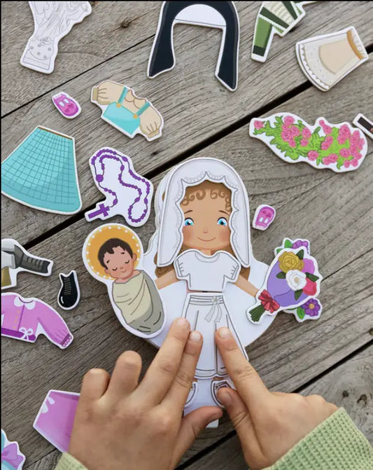 Saintly Heart LLC - My Saint Thérèse, A magnetic wooden dress-up doll set