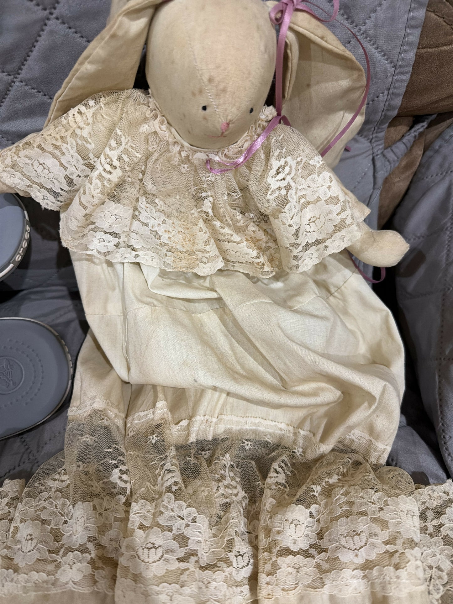 Antique rabbit