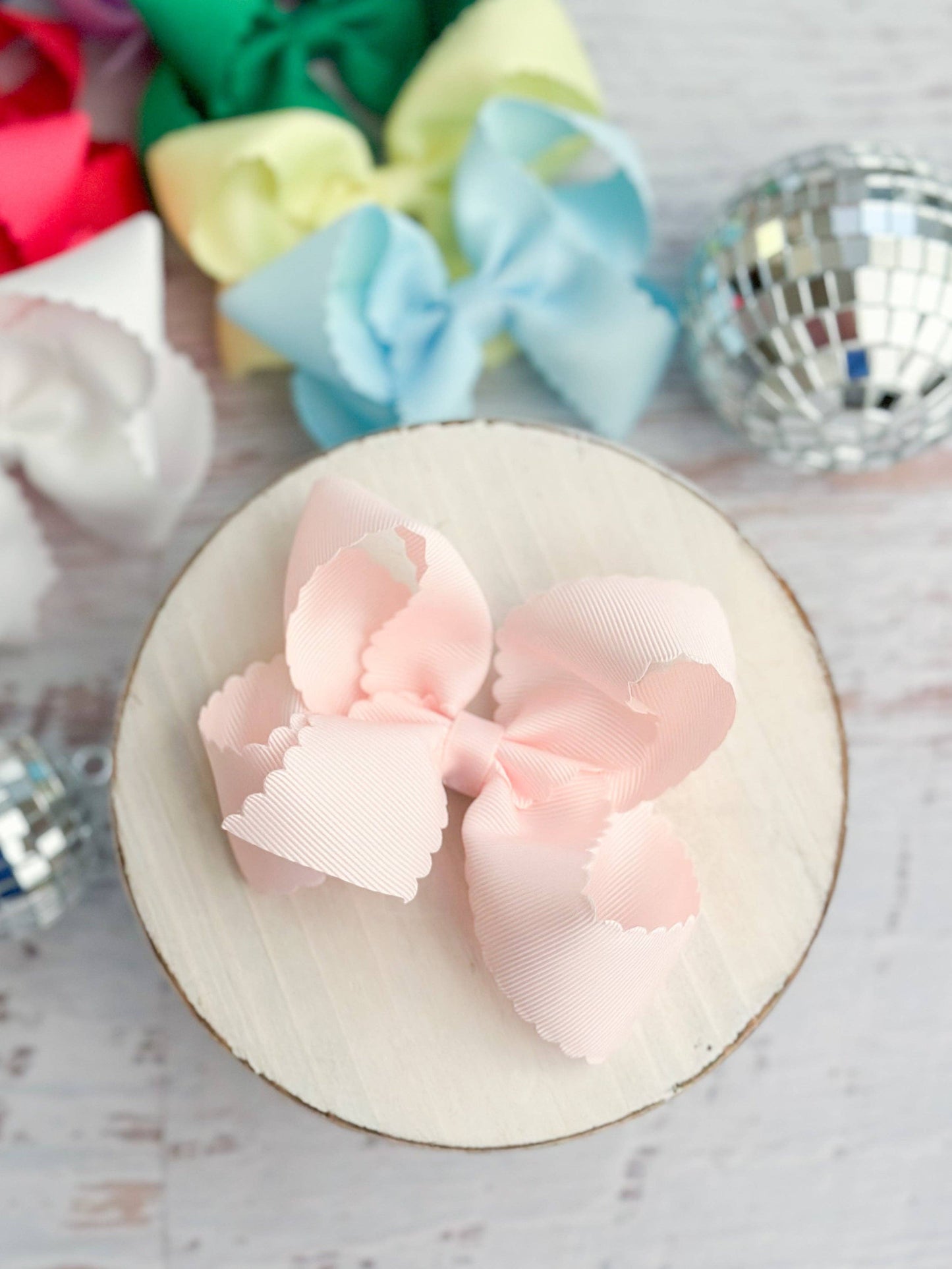 The Hair Bow Company - Classic Scalloped Bows - Alligator Clip - 4.5"