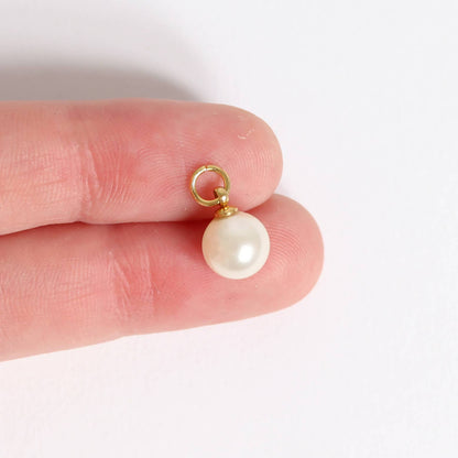 WJW - 8mm Glass Pearl Charms