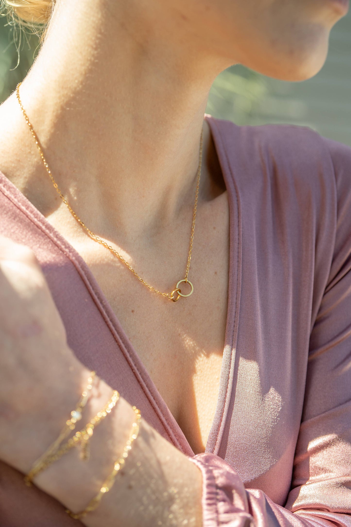 WJW - 18K Gold PVD Stainless Steel Interlocked Rings Necklace