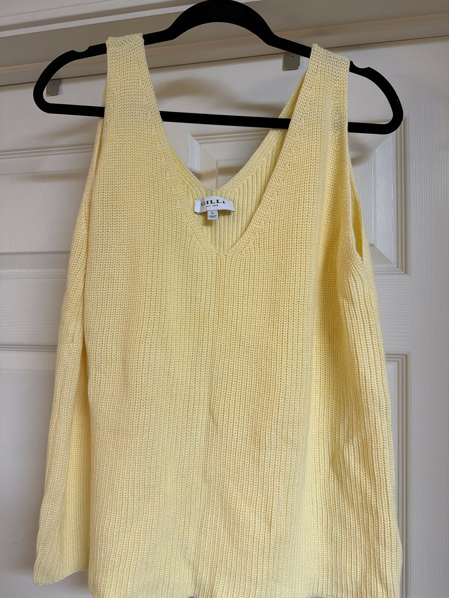 Cut off sleeve sweater size Large