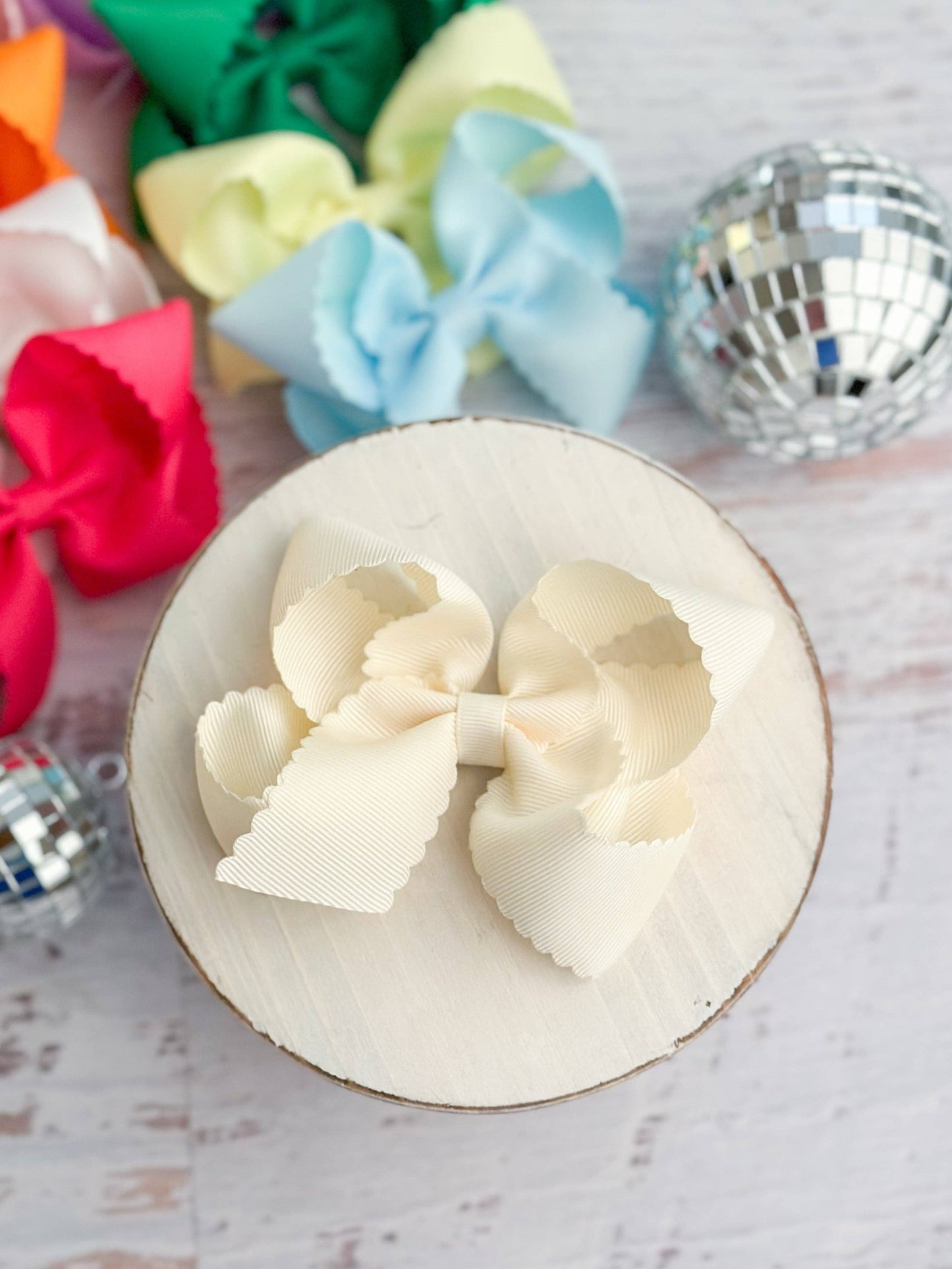 The Hair Bow Company - Classic Scalloped Bows - Alligator Clip - 4.5"