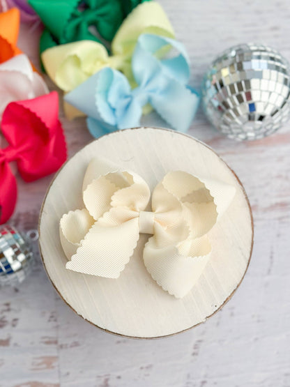 The Hair Bow Company - Classic Scalloped Bows - Alligator Clip - 4.5"