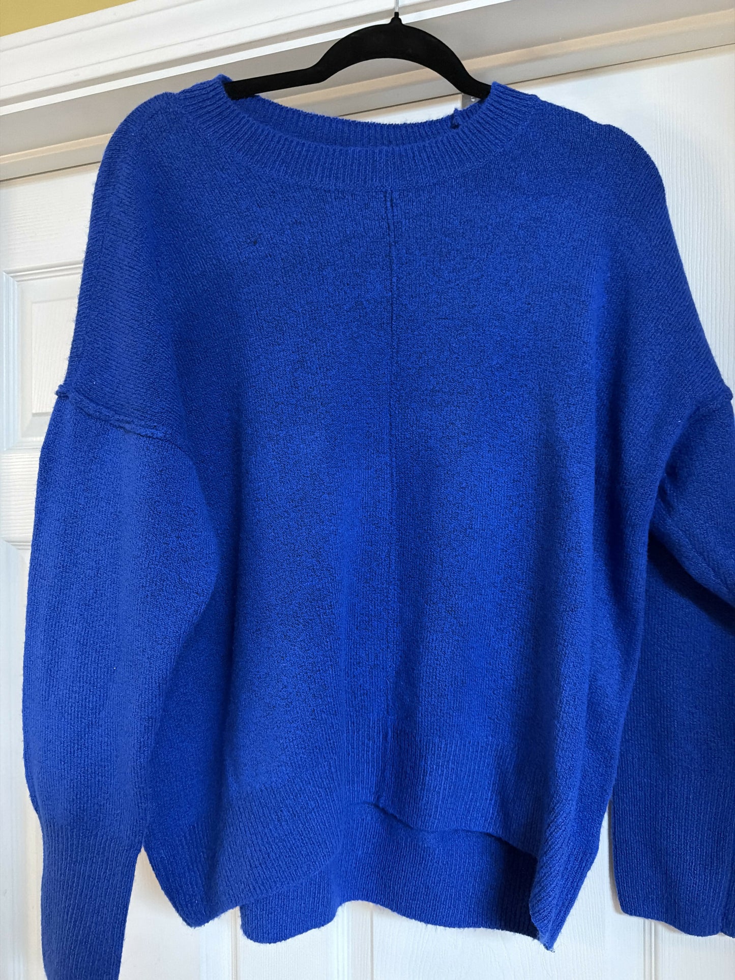 Blue sweater size med