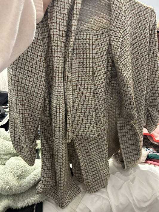 Two piece spring suit-Altard state