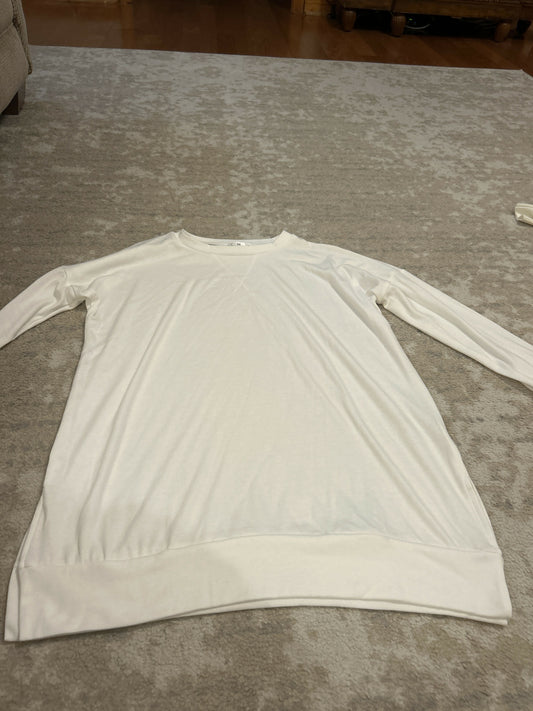 White long sleeve shirt size M