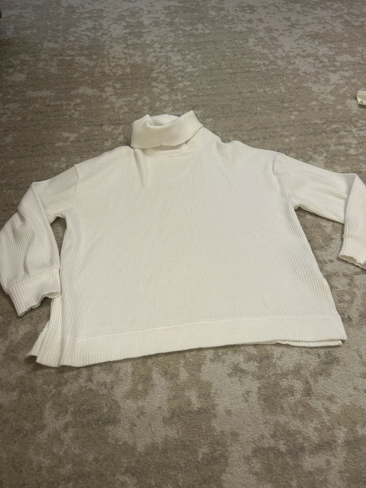 Gap White sweater size M