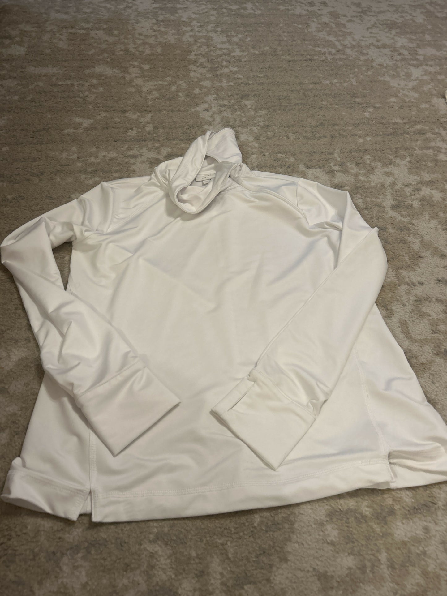 White pull over size M