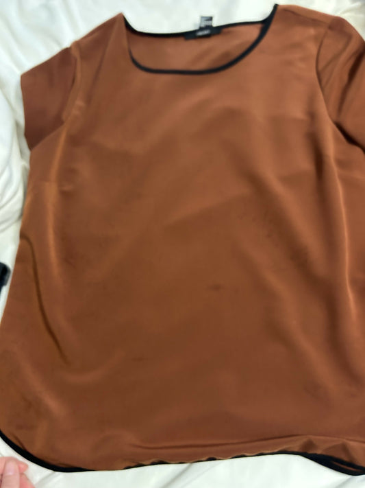 Brown top small